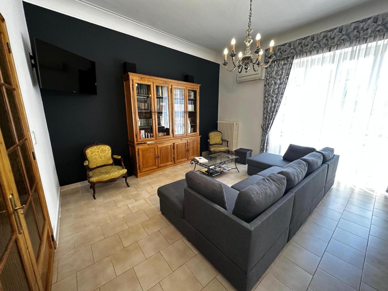 Appartement 4 A 8 Personnes, Spacieux De Standing Classe 4 Etoiles Nimes Exterior photo